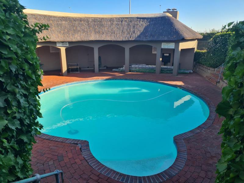 To Let 1 Bedroom Property for Rent in Loevenstein Western Cape